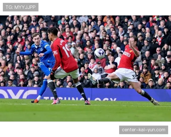 加纳乔左路传中成功率下降 曼联边锋遭遇对手针对性防守限制 加纳乔左路传中成功率下降 曼联边锋遭遇对手针对性防守限制